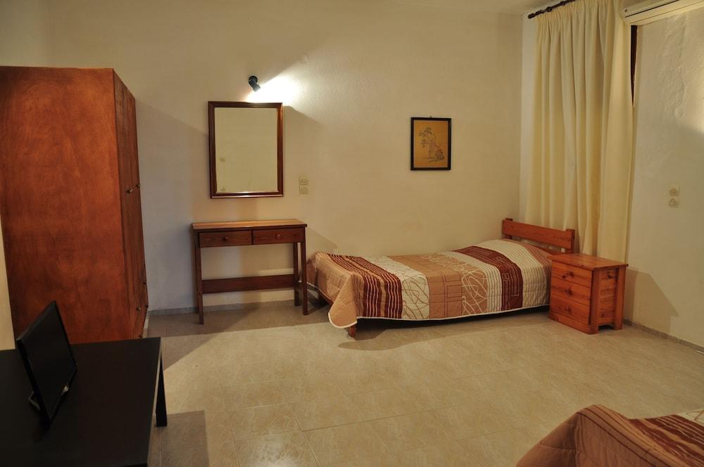 Michalis Apartments Near The Beaches With Sea View Páros Exteriör bild
