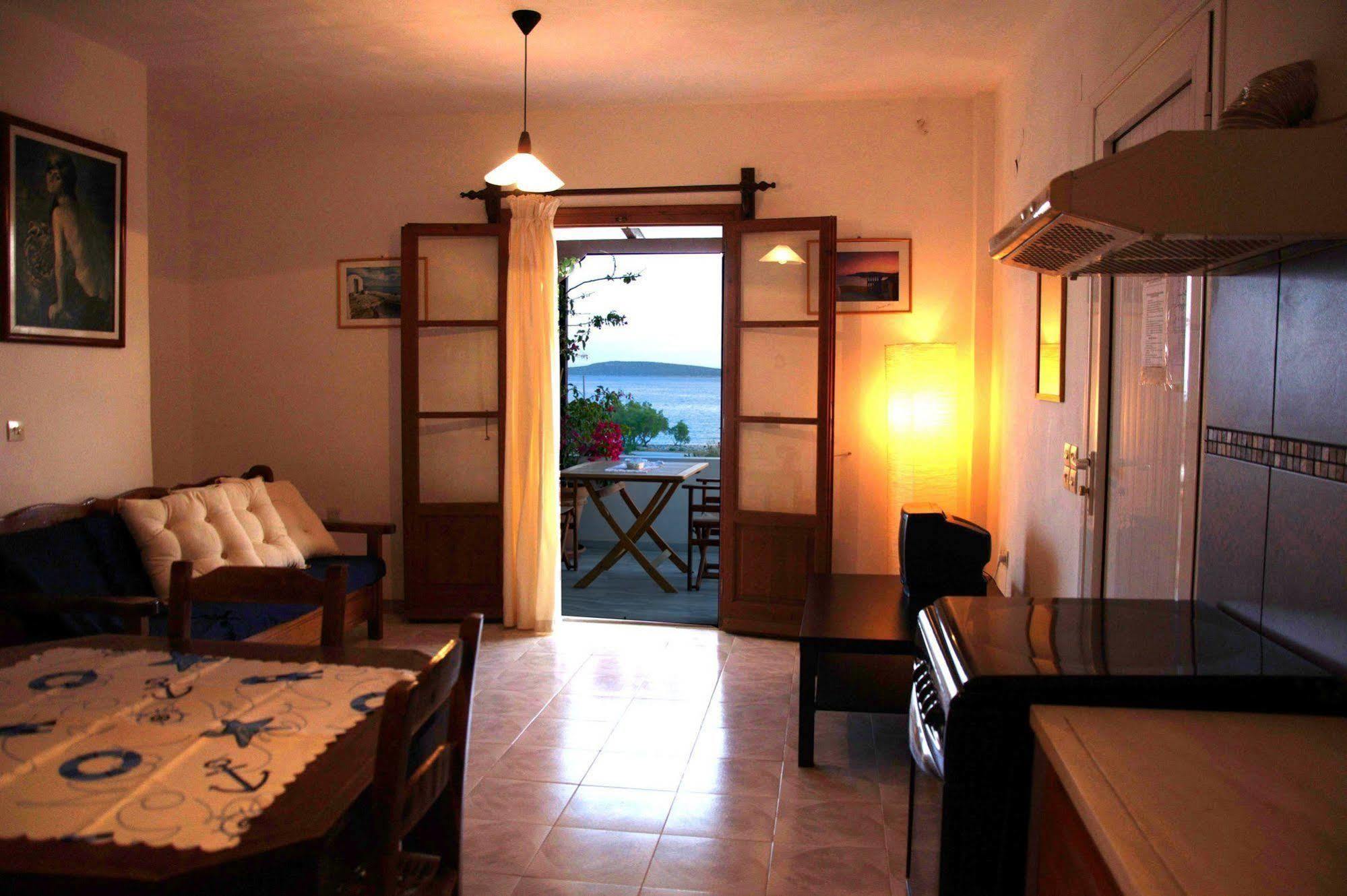 Michalis Apartments Near The Beaches With Sea View Páros Exteriör bild