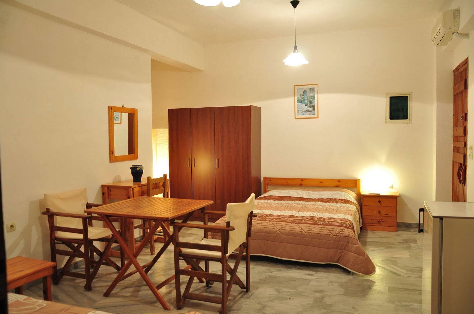 Michalis Apartments Near The Beaches With Sea View Páros Exteriör bild