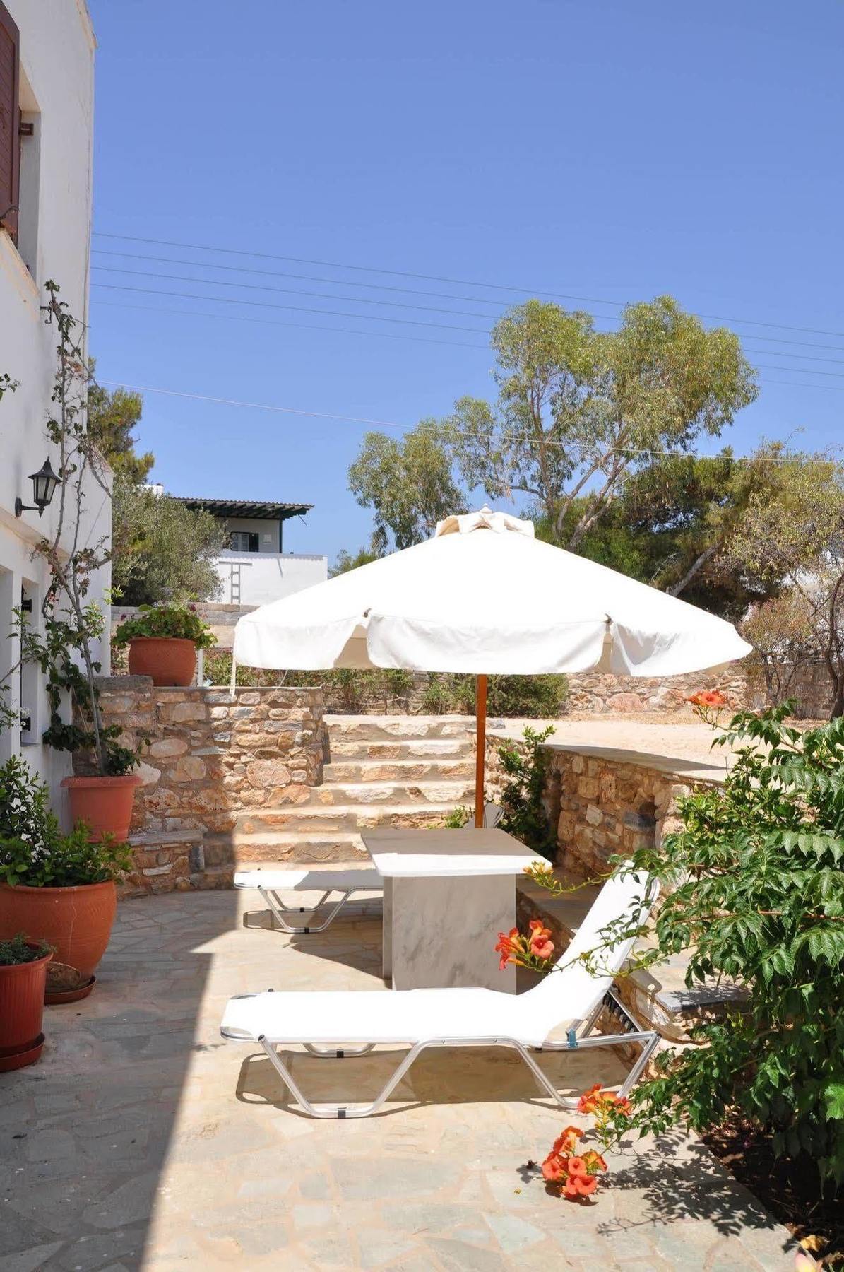Michalis Apartments Near The Beaches With Sea View Páros Exteriör bild